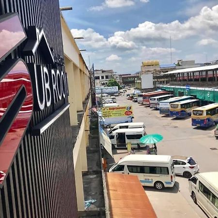ซับรูมโฮเทล Subroom Hotel 素叻他尼 外观 照片