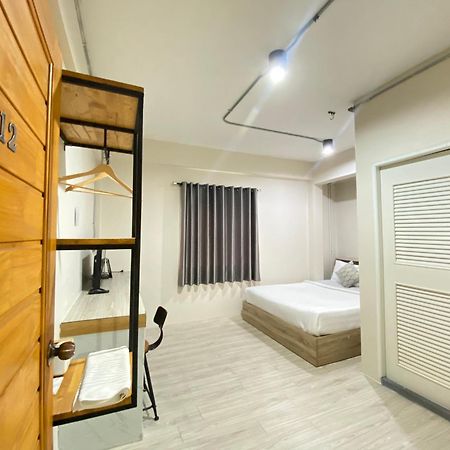 ซับรูมโฮเทล Subroom Hotel 素叻他尼 外观 照片