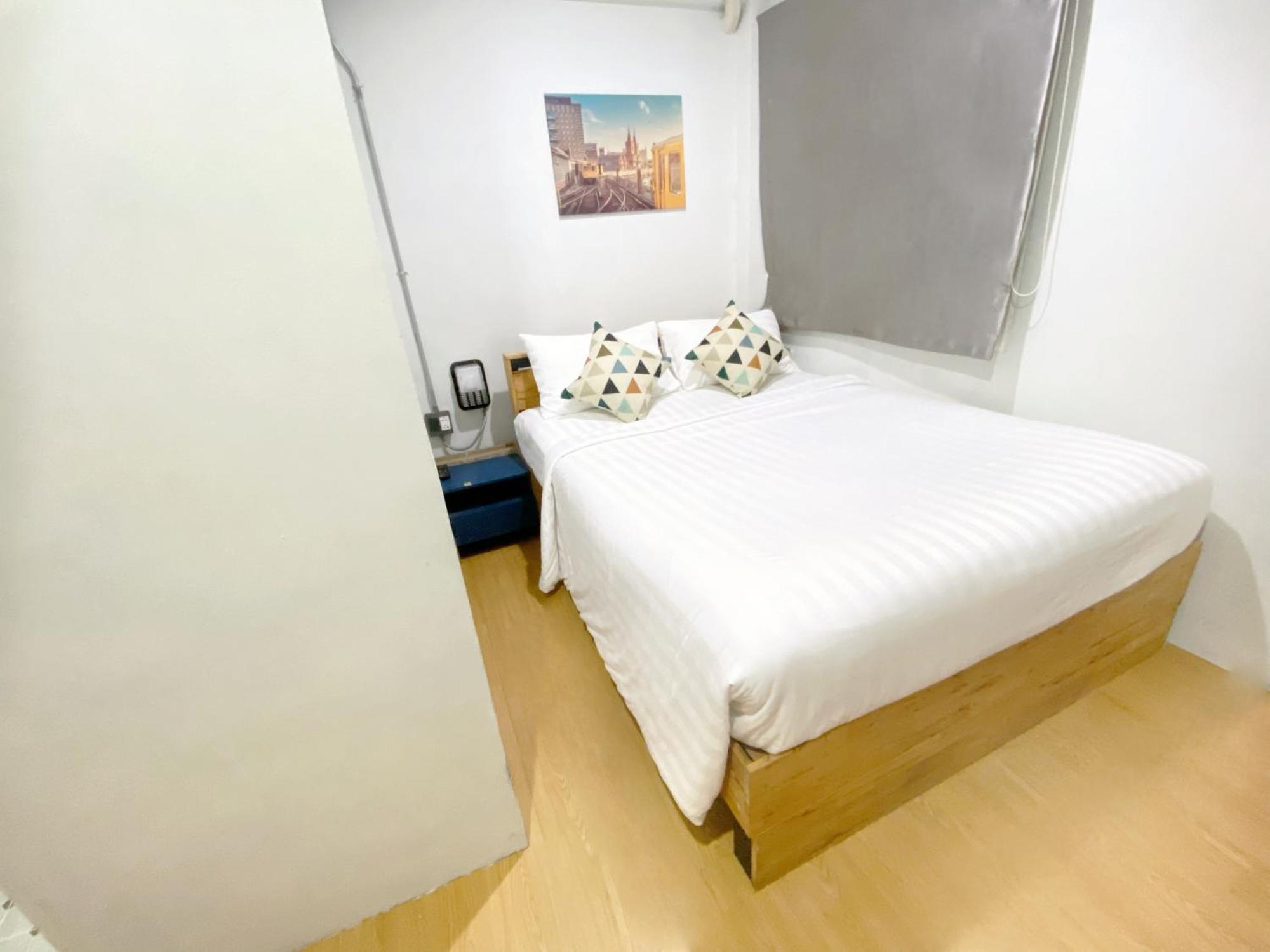 ซับรูมโฮเทล Subroom Hotel 素叻他尼 外观 照片