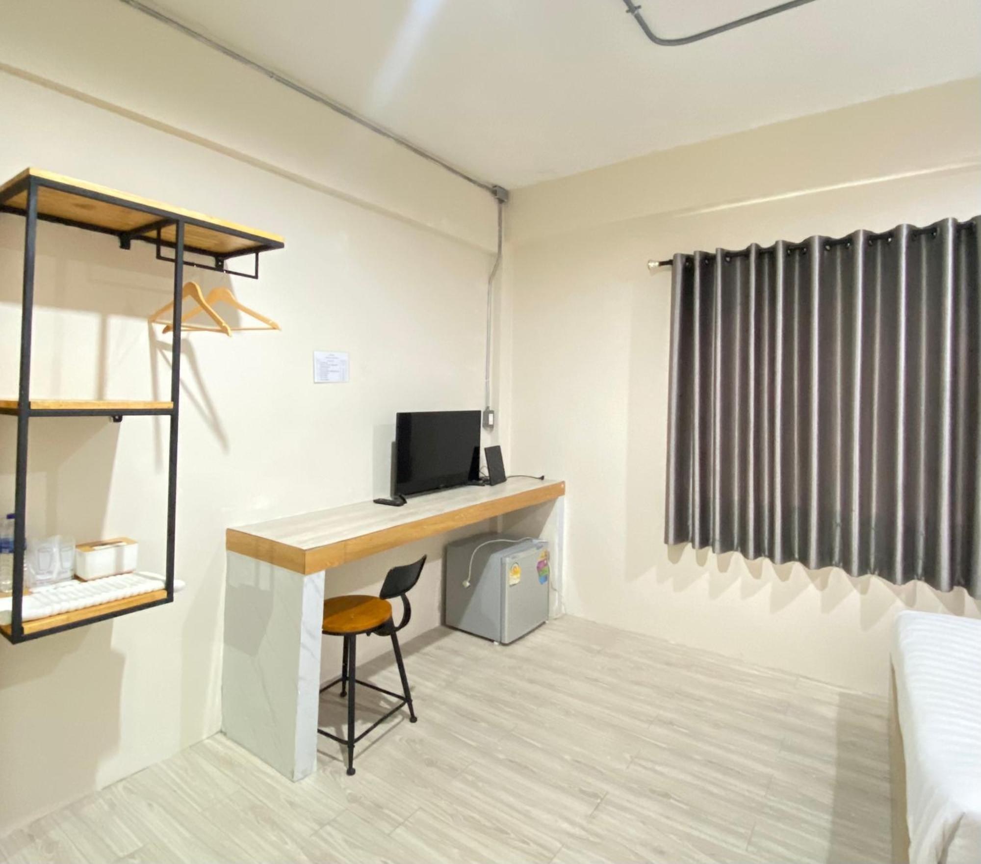 ซับรูมโฮเทล Subroom Hotel 素叻他尼 外观 照片