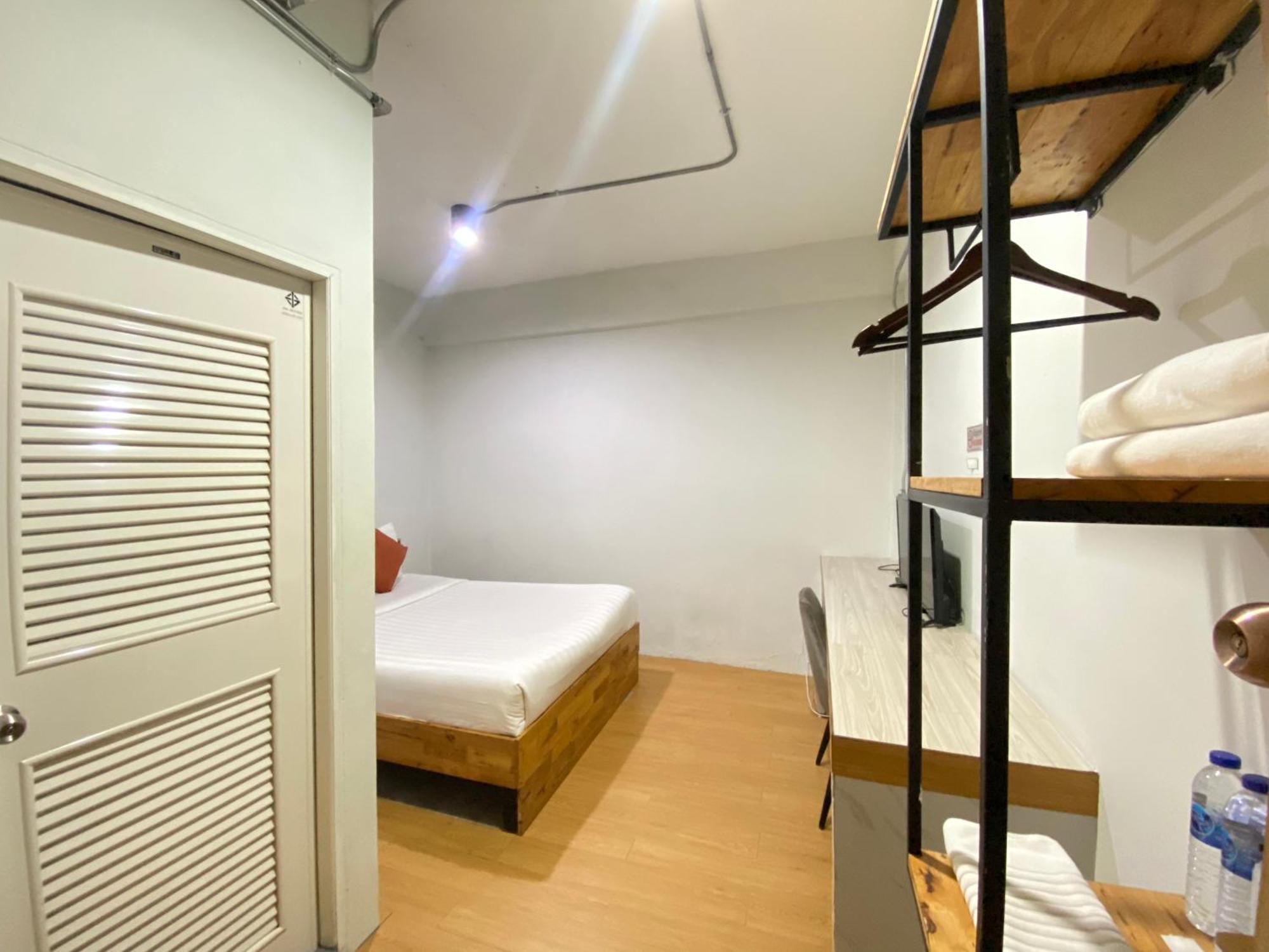 ซับรูมโฮเทล Subroom Hotel 素叻他尼 外观 照片